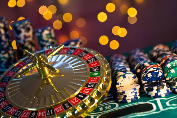 Cascading reels trigger chain reactions Slot game interface showing cascading reels and free-spin feature